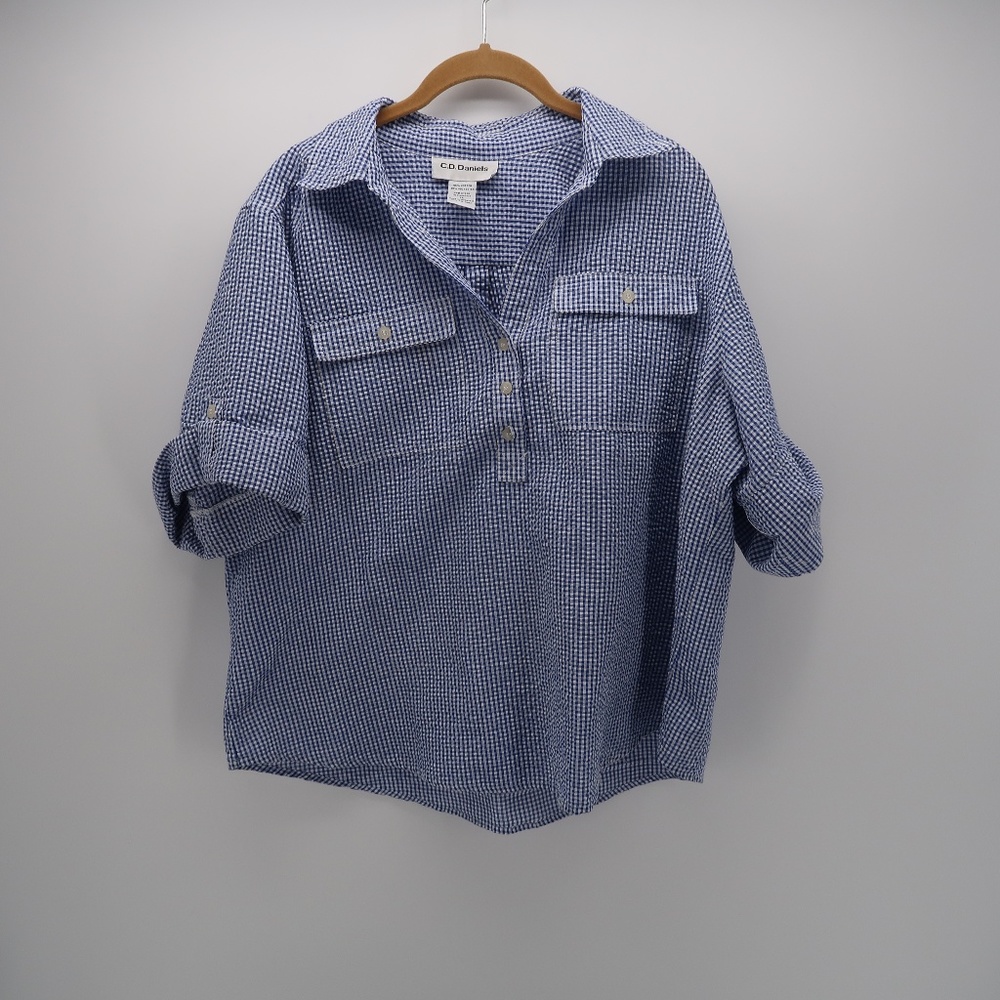 C.D.Daniels Plaid Short Sleeve 1/2 Button Blouse